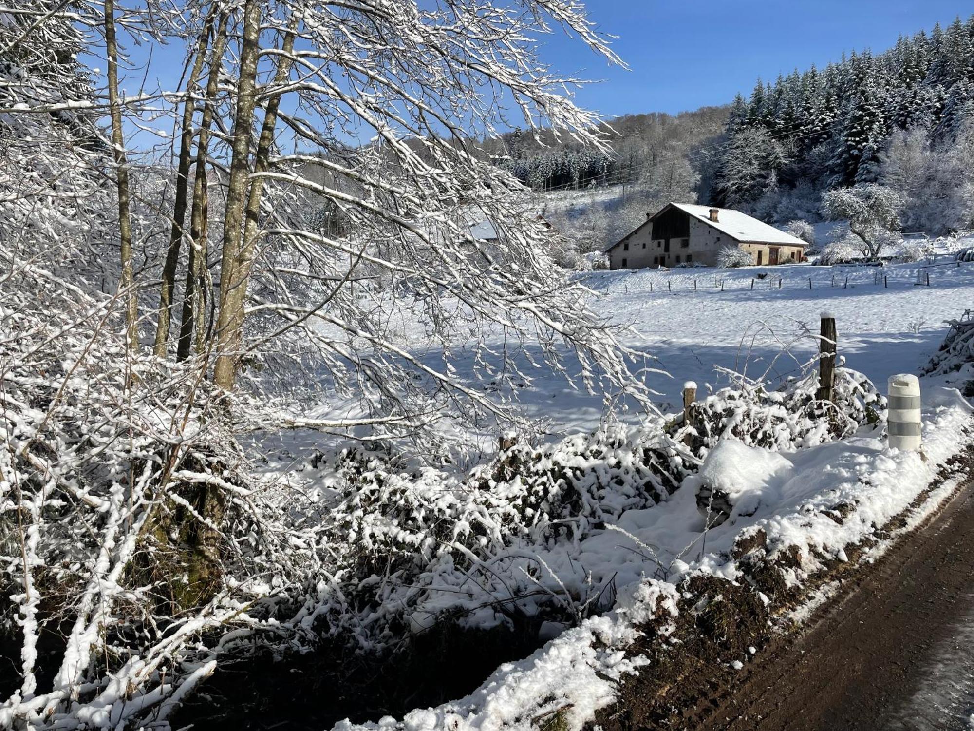 La Hutte Villa Tendon ภายนอก รูปภาพ